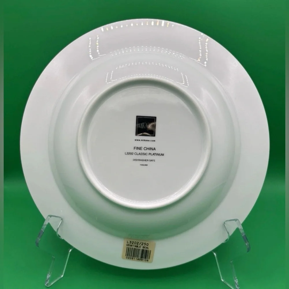 NWT Mikasa Classic Platinum (L3202) 10” Round Vegetable/ Fruit/ Side Dish Bowl